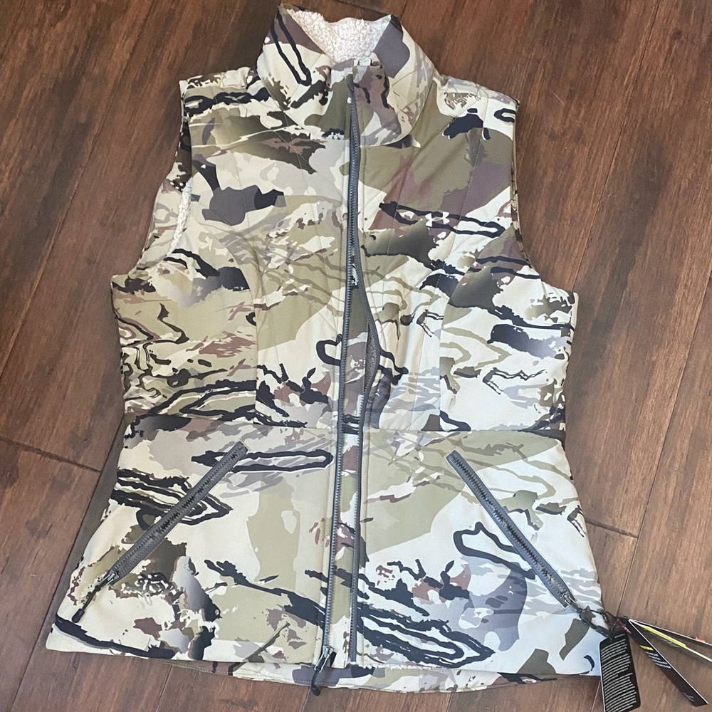 Under Armor Camaflauge vest